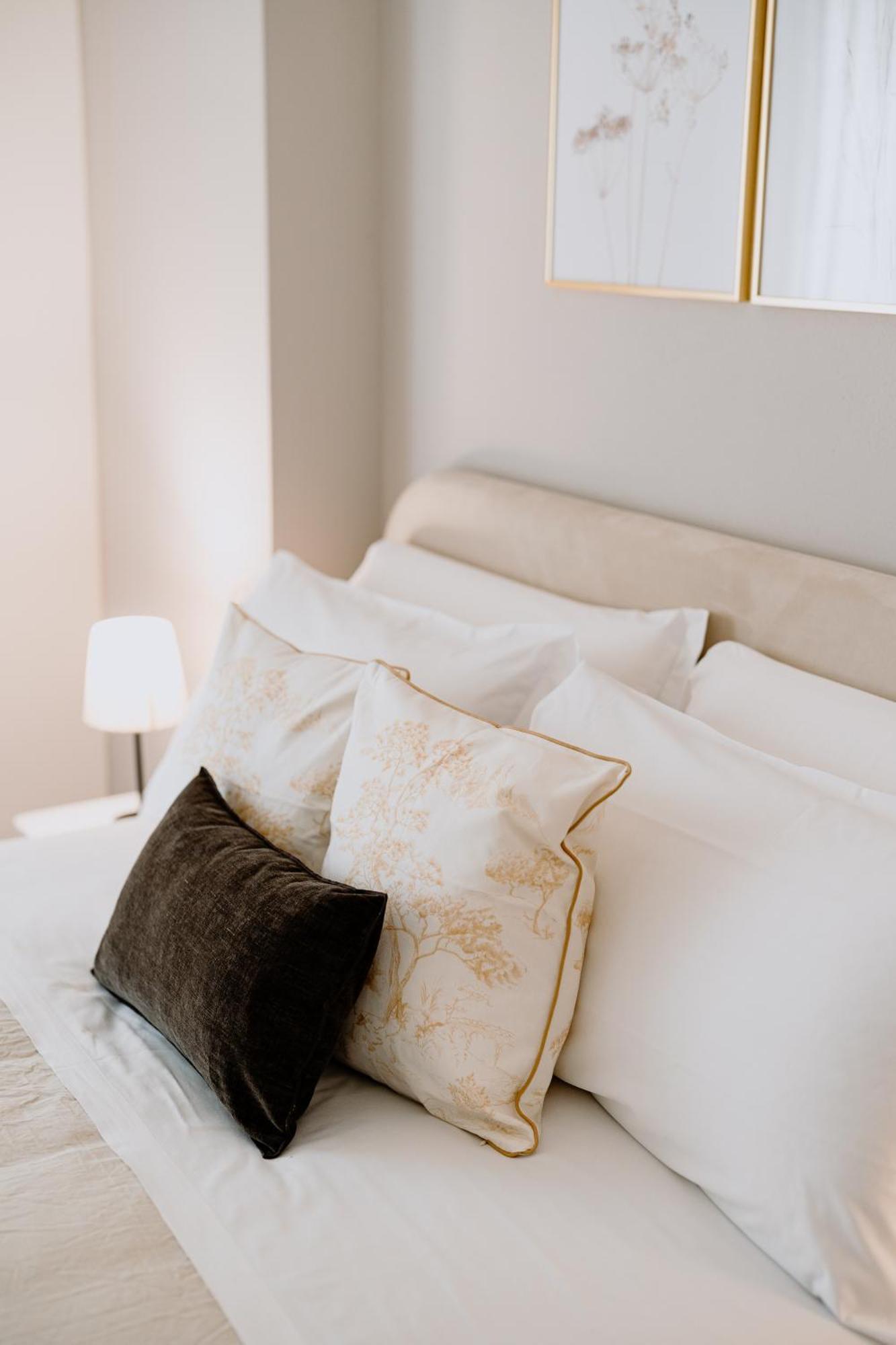 Alatea Apartments Poloni Verona Bagian luar foto